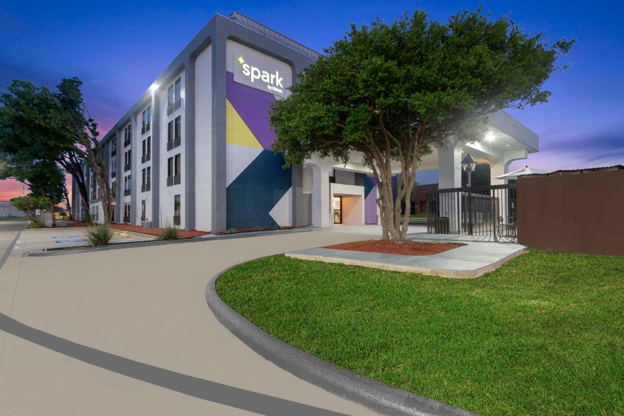 Spark By Hilton Гранд Прери Екстериор снимка